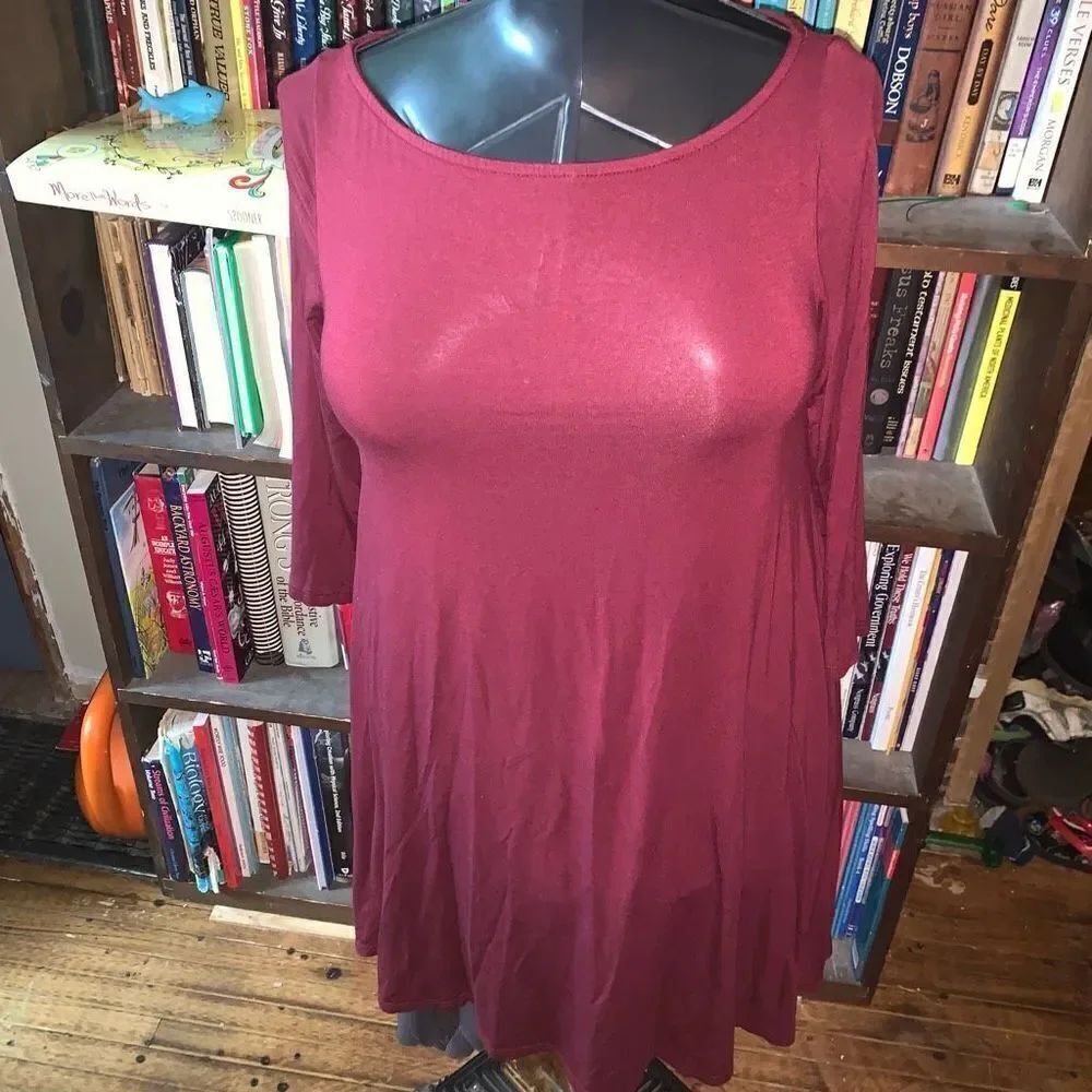 Lulu’s maroon knit flowy 3/4 length sleeve dress